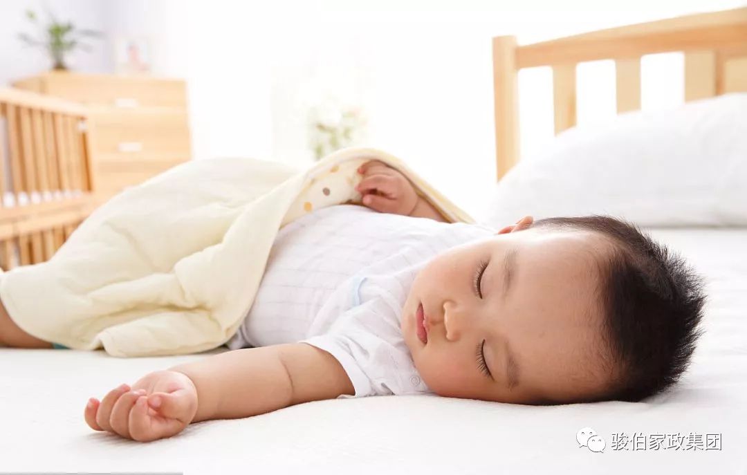 关于17个月宝宝睡眠时间的探讨