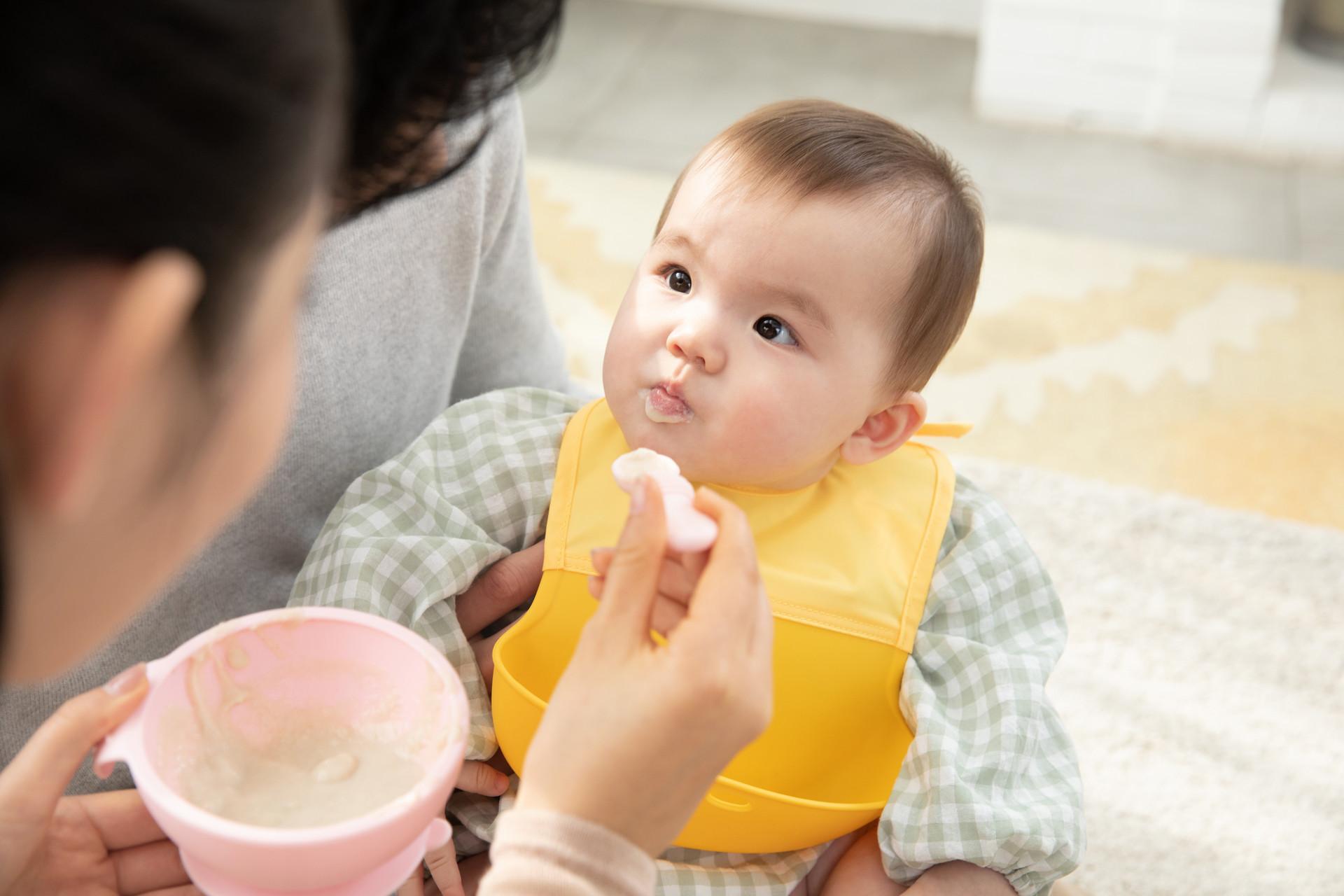 九个月宝宝辅食表图片，一份全面且营养的辅食指南